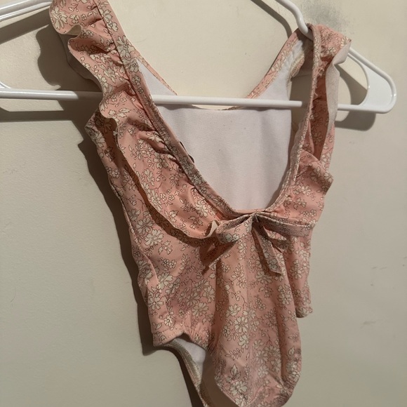 Oliver London Floral One piece bathing Suit Girl’s 1-2Y Swimwear - Picture 2 of 6